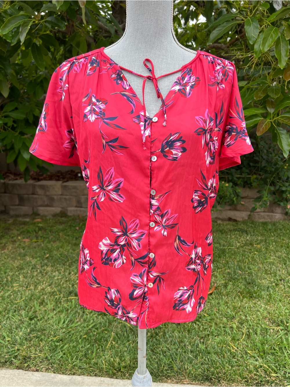 Anthropologie pink  Floral Tie-Neck Button Front Blouse